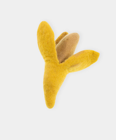     Mimis-Daughters-jouet-pour-chat-laine-naturelle-banana-split